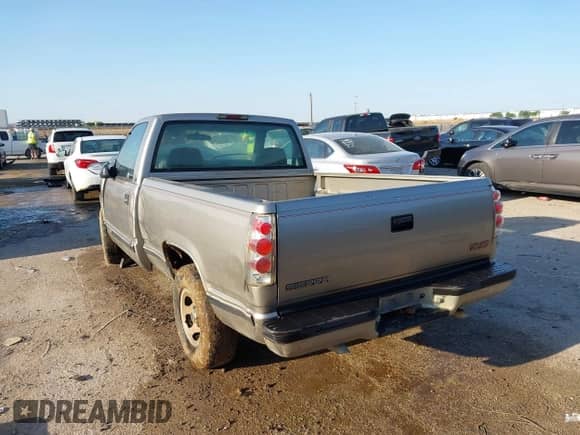 1998 GMC Sierra 1500 с VIN 1GTEC14W0WZ553723, выставлен на аукционе IAAI как лот 42033464 с пробегом 321 979 миль миль и . История ставок и продаж доступна на DreamBid. Изображение 3.
