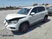 2017 Volkswagen Tiguan Wolfsburg Edition с VIN WVGRV7AXXHW505903, выставлен на аукционе Copart как лот 62613955 с пробегом 130 383 миль миль и Списание • Salvage title. История ставок и продаж доступна на DreamBid. Изображение 1.