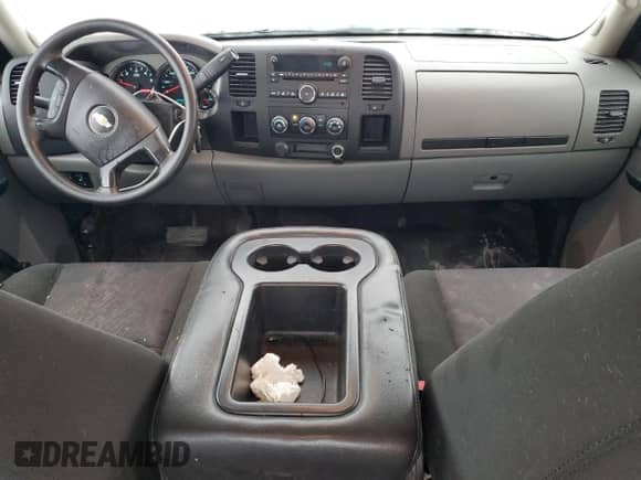 2013 Chevrolet Silverado 3500HD Work Truck с VIN 1GC4KZCG7DF241582, выставлен на аукционе Copart как лот 84818504 с пробегом 92 754 миль миль и Списание • Salvage title. История ставок и продаж доступна на DreamBid. Изображение 8.