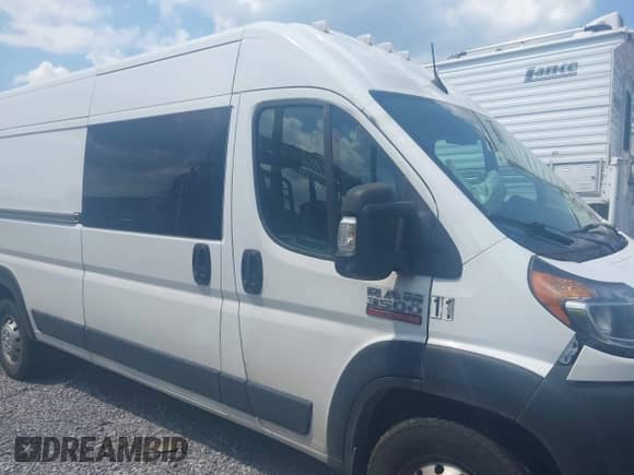 2022 Ram ProMaster Cargo с VIN 3C6MRVJG3NE100910, выставлен на аукционе IAAI как лот 42822020 с пробегом 219 615 миль миль и . История ставок и продаж доступна на DreamBid. Изображение 13.