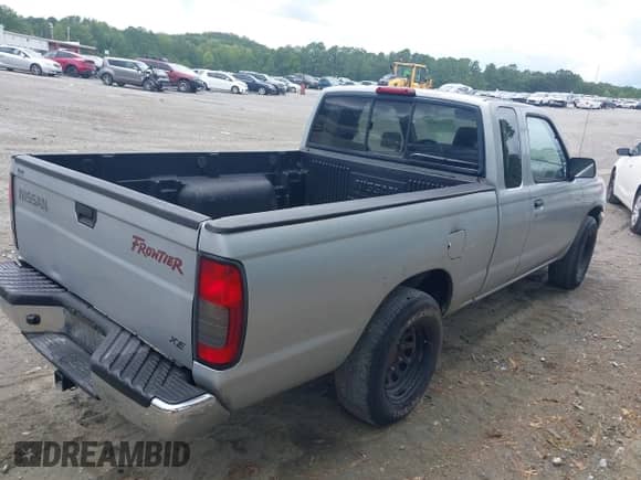 2000 Nissan Frontier XE with VIN 1N6DD26S9YC428165, listed as a IAAI auction lot 42966998 with 145,062 mi miles and . Bid and sale history available at DreamBid. Image 4.