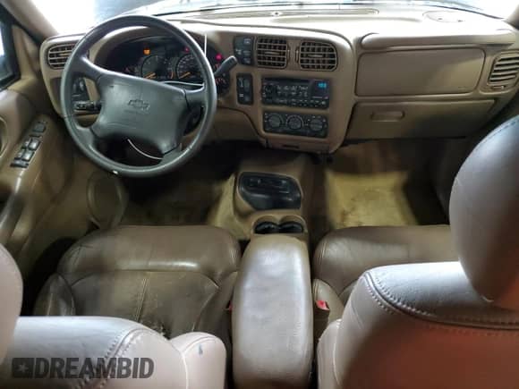 1998 Chevrolet Blazer LT z VIN 1GNDT13W3W2139171, wystawiony jako Copart lot #50983195 z przebiegiem 157 580 mil mil oraz Czysty tytuł • Clean title. Historia ofert i sprzedaży dostępna na DreamBid. Obrazek 8.