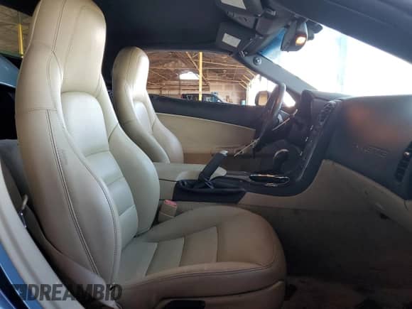 2011 Chevrolet Corvette Z16 Grand Sport 2LT с VIN 1G1YV3DW3B5111001, выставлен на аукционе Copart как лот 71705605 с пробегом 66 525 миль миль и Списание • Salvage title. История ставок и продаж доступна на DreamBid. Изображение 10.