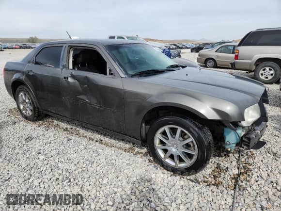 2008 Chrysler 300 C с VIN 2C3KK63H08H281168, выставлен на аукционе Copart как лот 81598725 с пробегом 277 553 миль миль и Списание • Salvage title. История ставок и продаж доступна на DreamBid. Изображение 4.