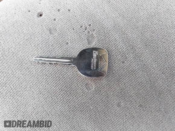 2003 Chevrolet Tahoe LT z VIN 1GNEC13Z03R318933, wystawiony jako IAAI lot #41828148 z przebiegiem 192 851 mil mil oraz . Historia ofert i sprzedaży dostępna na DreamBid. Obrazek 11.