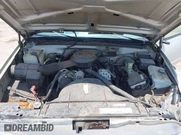 1995 Chevrolet Silverado 1500 z VIN 1GCEC14Z2SZ122630, wystawiony jako IAAI lot #42616231 z przebiegiem Nie podano mil oraz . Historia ofert i sprzedaży dostępna na DreamBid. Obrazek 10.