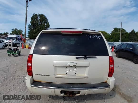 2011 Chevrolet Suburban LTZ с VIN 1GNSKKE30BR293390, выставлен на аукционе IAAI как лот 43187743 с пробегом 119 974 миль миль и . История ставок и продаж доступна на DreamBid. Изображение 16.