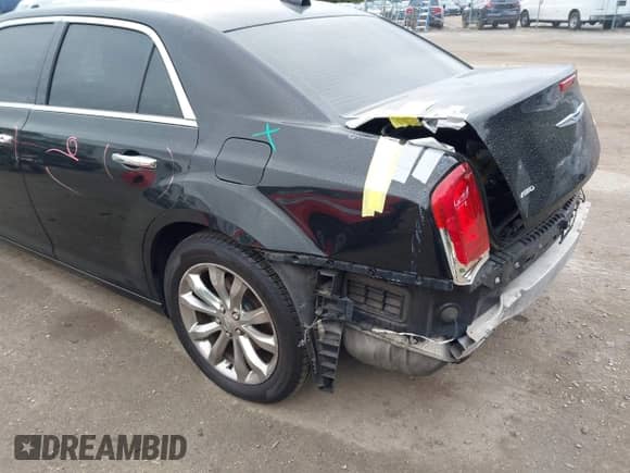 2017 Chrysler 300 C с VIN 2C3CCAKG1HH597210, выставлен на аукционе IAAI как лот 43382755 с пробегом 141 881 миль миль и . История ставок и продаж доступна на DreamBid. Изображение 6.