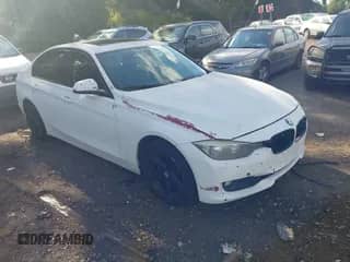 2013 BMW 3 Series 328i с VIN WBA3A5C59DF355988, выставлен на аукционе IAAI как лот 43145952 с пробегом 175 690 миль миль и . История ставок и продаж доступна на DreamBid. Изображение 1.