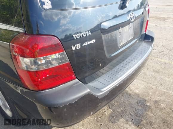 2005 Toyota Highlander с VIN JTEEP21A450079311, выставлен на аукционе IAAI как лот 43382663 с пробегом 281 056 миль миль и . История ставок и продаж доступна на DreamBid. Изображение 12.