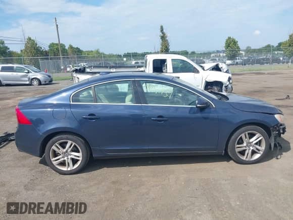 2015 Volvo S60 T5 Drive-E Premier with VIN YV140MFK9F1353755, listed as a IAAI auction lot 42947939 with 84,531 mi miles and . Bid and sale history available at DreamBid. Image 14.