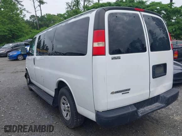 2012 Chevrolet Express Passenger LS с VIN 1GNSGBF4XC1143649, выставлен на аукционе IAAI как лот 42259875 с пробегом 213 921 миль миль и . История ставок и продаж доступна на DreamBid. Изображение 3.