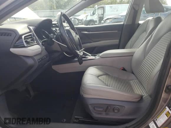 2019 Toyota Camry Hybrid SE с VIN 4T1B21HK2KU521372, выставлен на аукционе Copart как лот 85365895 с пробегом 79 115 миль миль и Списание • Salvage title. История ставок и продаж доступна на DreamBid. Изображение 7.