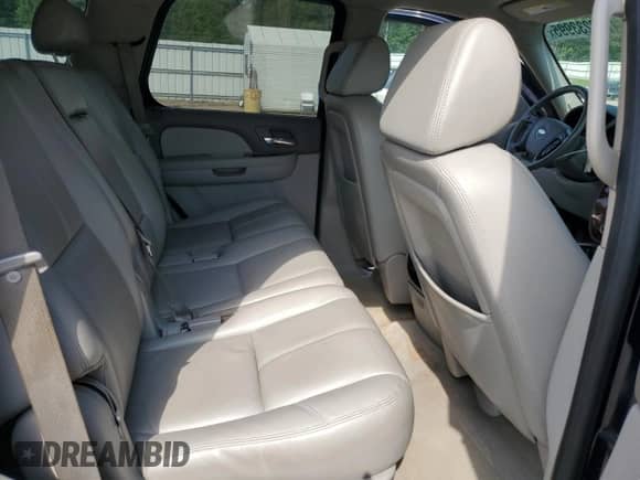 2008 Chevrolet Tahoe LTZ с VIN 1GNFC13098J100775, выставлен на аукционе Copart как лот 61235995 с пробегом 311 173 миль миль и Списание • Salvage title. История ставок и продаж доступна на DreamBid. Изображение 11.