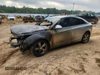 2015 Chevrolet Cruze LT z VIN 1G1PE5SB9F7135563, wystawiony jako Copart lot #70700315 z przebiegiem Nie podano mil oraz Szkoda całkowita • Salvage title. Historia ofert i sprzedaży dostępna na DreamBid. Obrazek 1.