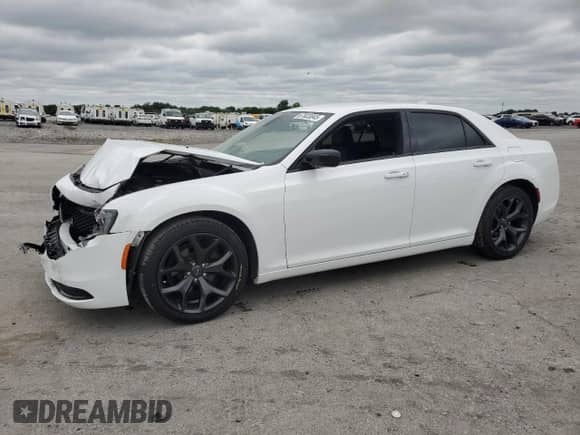 2020 Chrysler 300 Touring L с VIN 2C3CCAAG4LH230134, выставлен на аукционе Copart как лот 67633045 с пробегом 64 970 миль миль и Списание • Salvage title. История ставок и продаж доступна на DreamBid. Изображение 1.