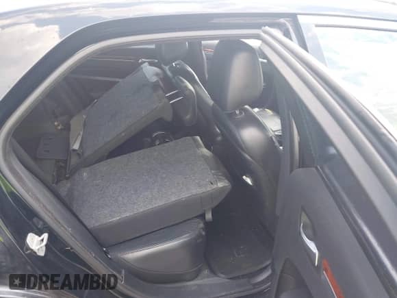 2013 Chrysler 300 с VIN 2C3CCAAGXDH572673, выставлен на аукционе IAAI как лот 43135623 с пробегом 175 529 миль миль и . История ставок и продаж доступна на DreamBid. Изображение 8.