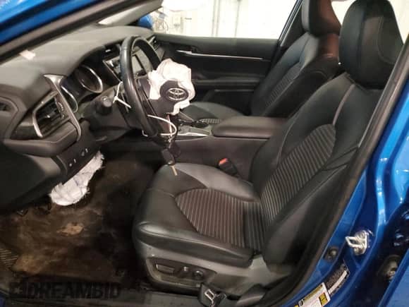 2020 Toyota Camry SE with VIN 4T1G11AK0LU327847, listed as a Copart auction lot 81641575 with 72,243 mi miles and Salvage title. Bid and sale history available at DreamBid. Image 7.