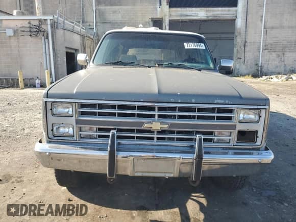 1988 Chevrolet Suburban с VIN 1GNEV16K8JF197267, выставлен на аукционе Copart как лот 72176994 с пробегом 411 769 миль миль и Чистый • Clean title. История ставок и продаж доступна на DreamBid. Изображение 5.