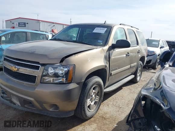2007 Chevrolet Tahoe LTZ с VIN 1GNFC130X7R241919, выставлен на аукционе IAAI как лот 41270202 с пробегом Не указан миль и . История ставок и продаж доступна на DreamBid. Изображение 14.
