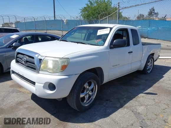 2005 Toyota Tacoma с VIN 5TETX22N55Z125063, выставлен на аукционе IAAI как лот 40357954 с пробегом 289 282 миль миль и . История ставок и продаж доступна на DreamBid. Изображение 2.