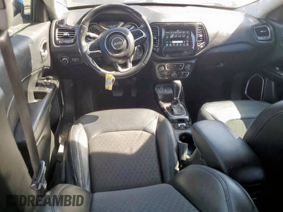 2019 Jeep Compass Altitude with VIN 3C4NJCBB3KT743292, listed as a Copart auction lot 70115335 with 59,561 mi miles and Salvage title. Bid and sale history available at DreamBid. Image 8.