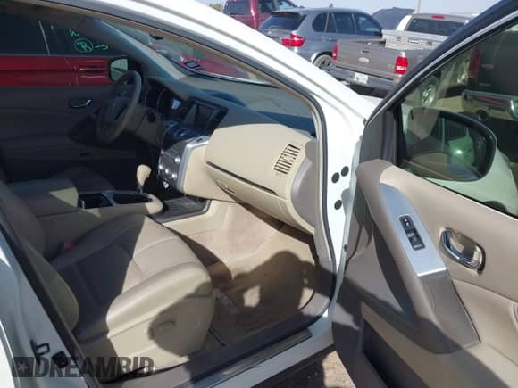 2013 Nissan Murano LE with VIN JN8AZ1MU2DW201208, listed as a IAAI auction lot 41647564 with 60,914 mi miles and . Bid and sale history available at DreamBid. Image 5.