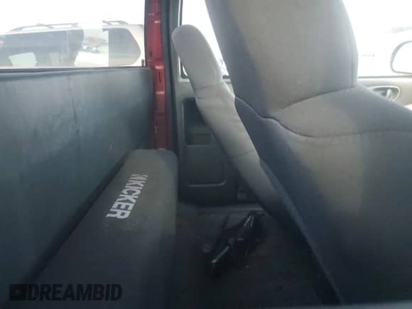 2003 Chevrolet S-10 Fleet z VIN 1GCCS19X438145951, wystawiony jako Copart lot #80416534 z przebiegiem 177 506 mil mil oraz Szkoda całkowita • Salvage title. Historia ofert i sprzedaży dostępna na DreamBid. Obrazek 10.