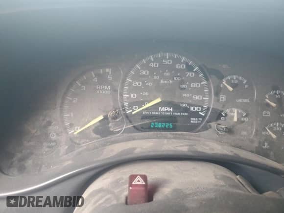 2001 Chevrolet Silverado 2500HD LS with VIN 1GCHK24181E207171, listed as a Copart auction lot 41771075 with 238,225 mi miles and Salvage title. Bid and sale history available at DreamBid. Image 9.