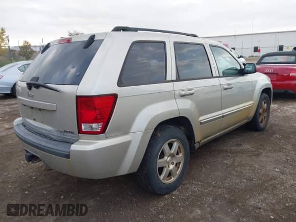 2010 Jeep Grand Cherokee Laredo с VIN 1J4RR4GT0AC146123, выставлен на аукционе IAAI как лот 43441346 с пробегом 135 489 миль миль и . История ставок и продаж доступна на DreamBid. Изображение 4.