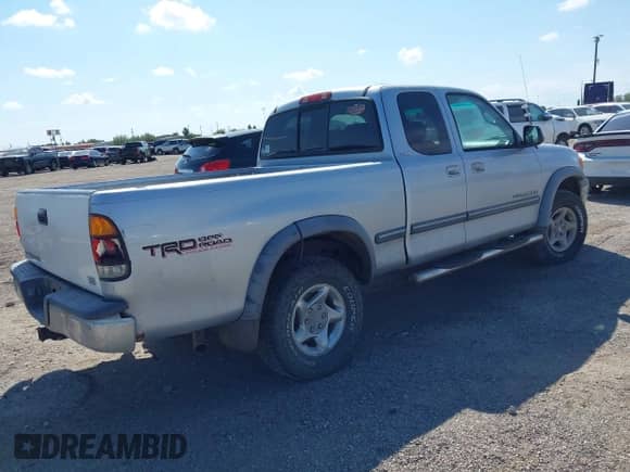 2000 Toyota Tundra SR5 с VIN 5TBBT4416YS039932, выставлен на аукционе IAAI как лот 43507460 с пробегом 309 583 миль миль и . История ставок и продаж доступна на DreamBid. Изображение 4.