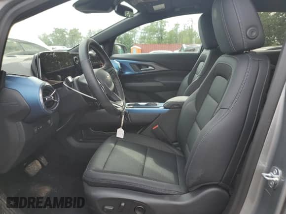 2025 Chevrolet Equinox with VIN 3GN7DNRR3SS226747, listed as a Copart auction lot 82154305 with 886 mi miles and Salvage title. Bid and sale history available at DreamBid. Image 7.
