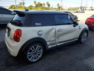 2017 MINI Hardtop Cooper S with VIN WMWXP7C56H3B93694, listed as a Copart auction lot 62015025 with 92,191 mi miles and Salvage title. Bid and sale history available at DreamBid. Image 3.