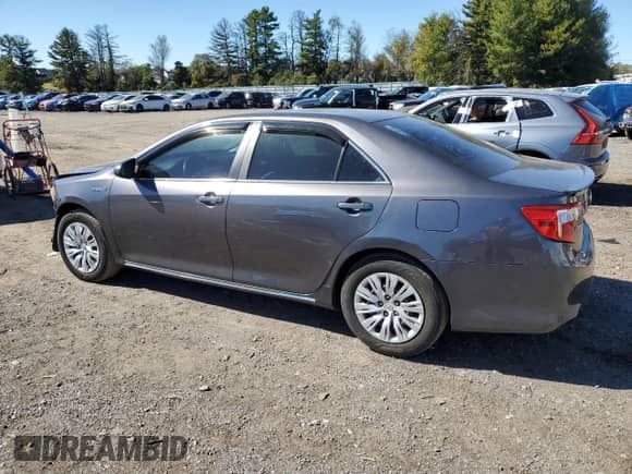 2013 Toyota Camry LE z VIN 4T1BD1FK4DU077881, wystawiony jako Copart lot #86800625 z przebiegiem 181 318 mil mil oraz Szkoda całkowita • Salvage title. Historia ofert i sprzedaży dostępna na DreamBid. Obrazek 2.