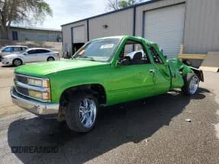 1997 Chevrolet Silverado 1500 with VIN 2GCEC19W3V1114063, listed as a Copart auction lot 55311265 with 210,853 mi miles and Non repairable. Bid and sale history available at DreamBid. Image 1.