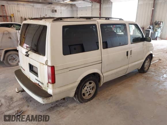 2005 Chevrolet Astro with VIN 1GNEL19X35B123362, listed as a IAAI auction lot 42649224 with 204,541 mi miles and . Bid and sale history available at DreamBid. Image 4.