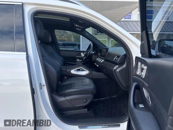 2022 Mercedes-Benz GLS 450 z VIN 4JGFF5KE5NA799947, wystawiony jako IAAI lot #43207702 z przebiegiem 133 909 mil mil oraz . Historia ofert i sprzedaży dostępna na DreamBid. Obrazek 5.