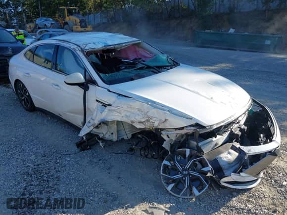 2024 Hyundai Sonata SEL z VIN KMHL64JAXRA368747, wystawiony jako IAAI lot #43193357 z przebiegiem 15 136 mil mil oraz . Historia ofert i sprzedaży dostępna na DreamBid. Obrazek 1.