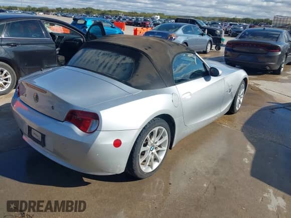 2007 BMW Z4 3.0i with VIN 4USBU33537LW59845, listed as a IAAI auction lot 43567639 with 54,512 mi miles and . Bid and sale history available at DreamBid. Image 4.