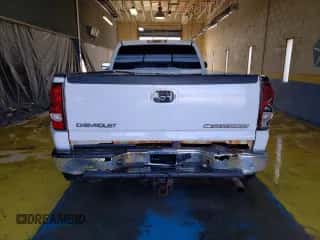 2001 Chevrolet Silverado 3500 LS с VIN 1GCJK33G11F160833, выставлен на аукционе Copart как лот 46930185 с пробегом 309 228 миль миль и Чистый • Clean title. История ставок и продаж доступна на DreamBid. Изображение 6.