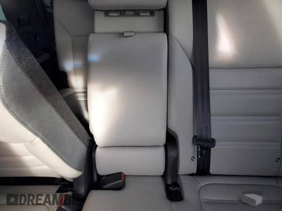 2016 Kia Sorento SX с VIN 5XYPKDA5XGG091647, выставлен на аукционе Copart как лот 87248855 с пробегом Не указан миль и Списание • Salvage title. История ставок и продаж доступна на DreamBid. Изображение 10.