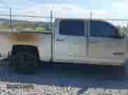 2017 Chevrolet Silverado 1500 High Country z VIN 3GCUKTEC8HG495023, wystawiony jako IAAI lot #43249697 z przebiegiem 162 780 mil mil oraz . Historia ofert i sprzedaży dostępna na DreamBid. Obrazek 6.