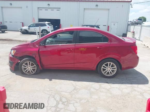 2016 Chevrolet Sonic LT с VIN 1G1JC5SH5G4163086, выставлен на аукционе IAAI как лот 42702217 с пробегом 81 374 миль миль и . История ставок и продаж доступна на DreamBid. Изображение 14.