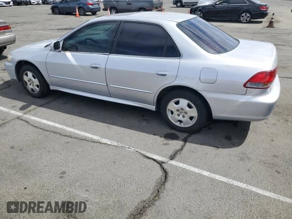 2001 Honda Accord EX with VIN 1HGCG16581A021998, listed as a Copart auction lot 72025055 with 208,739 mi miles and Clean title. Bid and sale history available at DreamBid. Image 2.