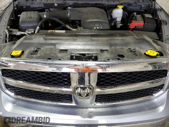 2024 Ram 1500 SLT z VIN 1C6RR7GGXRS156550, wystawiony jako Copart lot #80173395 z przebiegiem 25 991 mil mil oraz Czysty tytuł • Clean title. Historia ofert i sprzedaży dostępna na DreamBid. Obrazek 11.