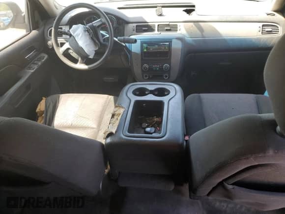 2011 Chevrolet Tahoe Commercial z VIN 1GNLC2E03BR280821, wystawiony jako Copart lot #55239215 z przebiegiem 325 861 mil mil oraz Szkoda całkowita • Salvage title. Historia ofert i sprzedaży dostępna na DreamBid. Obrazek 8.