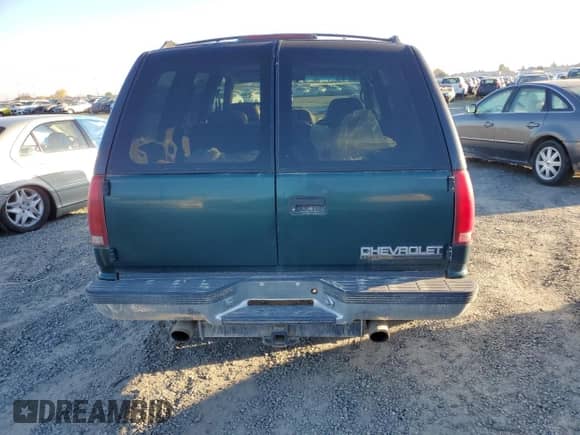 1995 Chevrolet Tahoe с VIN 1GNEK13K0SJ445250, выставлен на аукционе Copart как лот 82987024 с пробегом 125 517 миль миль и Списание • Salvage title. История ставок и продаж доступна на DreamBid. Изображение 6.