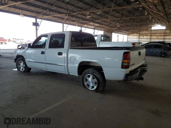 2005 GMC Sierra 1500 SLT z VIN 2GTEC13T951337142, wystawiony jako Copart lot #52823625 z przebiegiem 245 568 mil mil oraz Szkoda całkowita • Salvage title. Historia ofert i sprzedaży dostępna na DreamBid. Obrazek 2.
