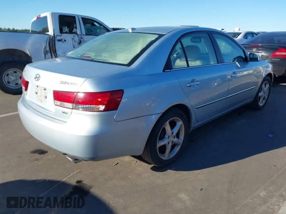2008 Hyundai Sonata SE с VIN 5NPEU46F18H359952, выставлен на аукционе IAAI как лот 43410748 с пробегом 288 523 миль миль и . История ставок и продаж доступна на DreamBid. Изображение 4.