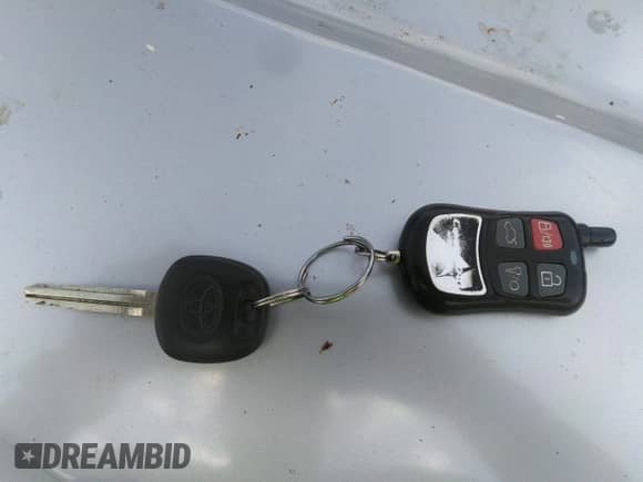 2004 Toyota Sienna XLE z VIN 5TDBA22C64S023522, wystawiony jako IAAI lot #42973355 z przebiegiem 154 323 mil mil oraz . Historia ofert i sprzedaży dostępna na DreamBid. Obrazek 11.